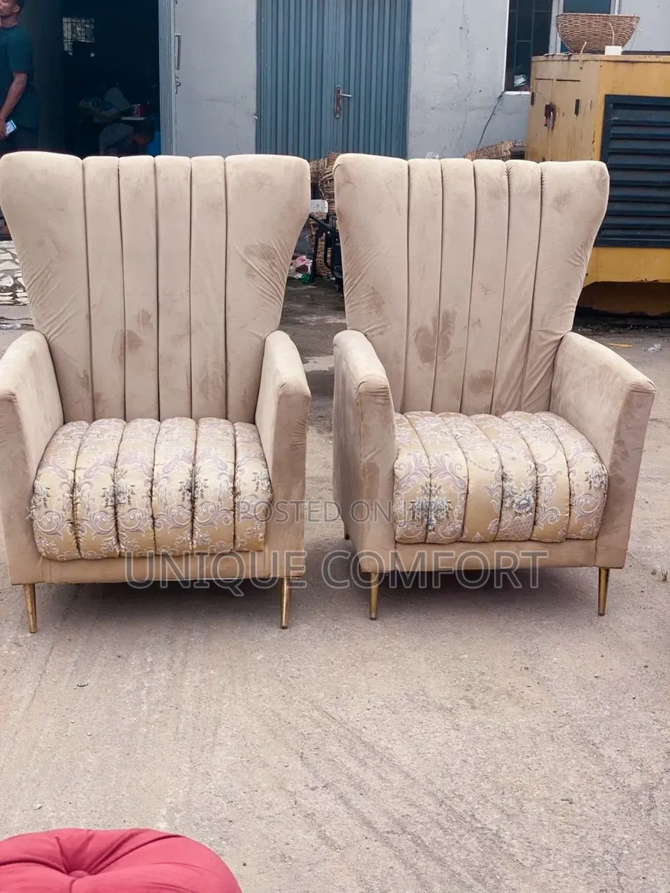 Top Quality Modern Design Accent Chairs (125k Both)