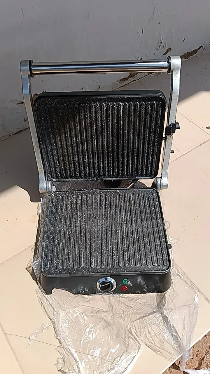 Electric Grill Neatly Used
