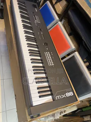 Yamaha MX88 Music Synthesizer Keyboard
