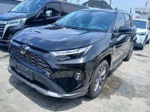 New Toyota RAV4 XLE 2025 Black