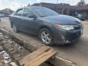 Toyota Camry XLE 4dr Sedan (2.5L 4cyl 6A) 2013 Gray