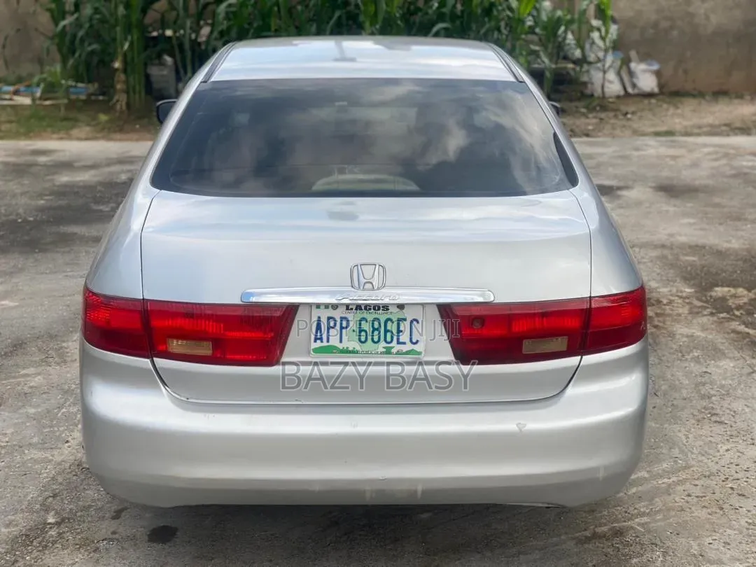 Honda Accord 2003 Silver