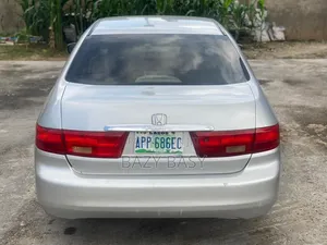 Honda Accord 2003 Silver