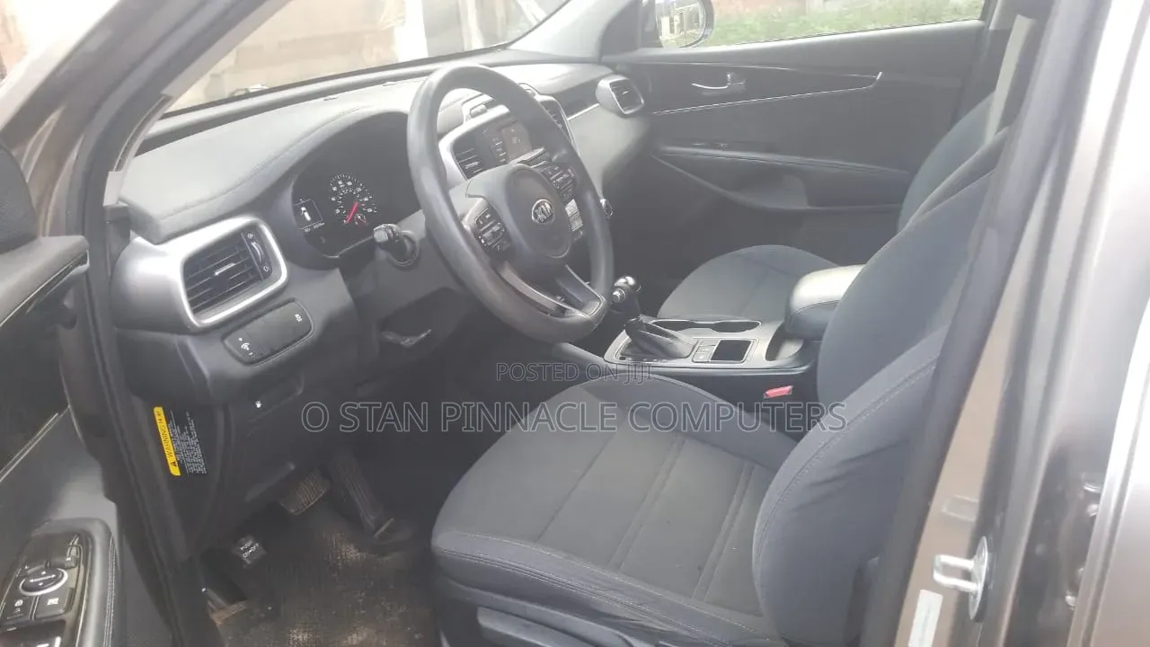 Kia Sorento 4dr SUV 2016 Gray