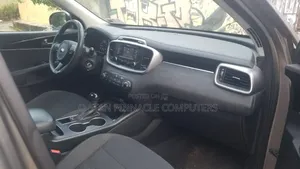 Kia Sorento 4dr SUV 2016 Gray