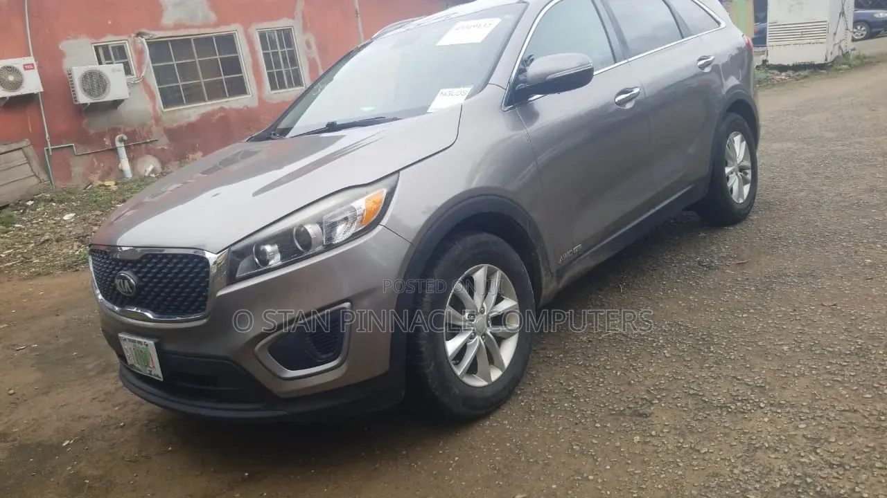Kia Sorento 4dr SUV 2016 Gray