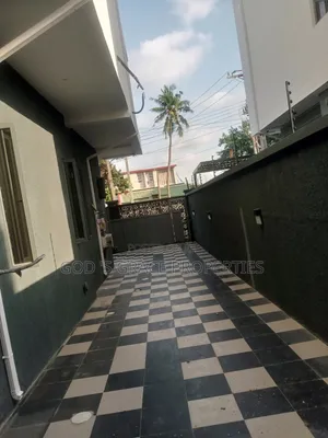 4bdrm Duplex in Boet Estate, Adeniyi Jones for rent
