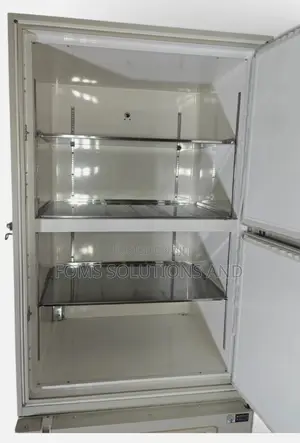SANYO Commercial Upright Freezer – Double Door, White