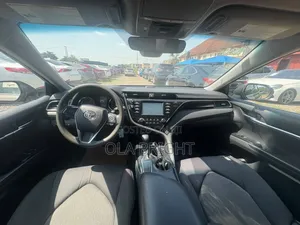 Toyota Camry LE (2.5L 4cyl 8A) 2019 Gray