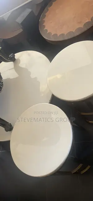 Round Egg Like Center Luxury Center Table