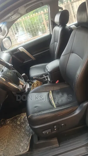 Toyota Land Cruiser Prado 4.0 Petrol TX 2015 Black