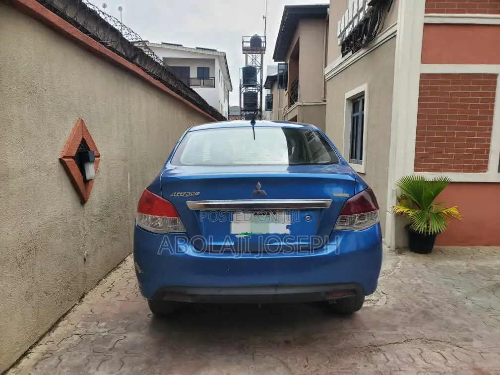 Mitsubishi Attrage 2014 Blue