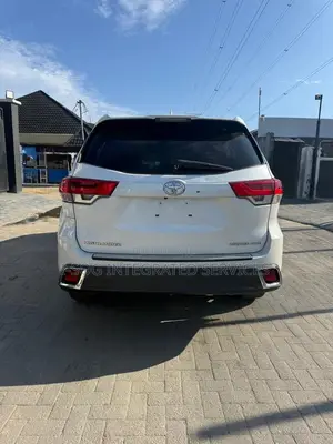 Toyota Highlander Limited Platinum 4x4 V6 (3.5L 6cyl 8A) 2018 White