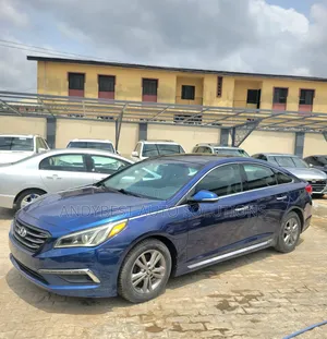 Hyundai Sonata SE 4dr Sedan (2.4L 4cyl 6A) 2014 Blue