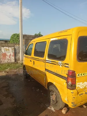Suzuki Every 2010 Yellow