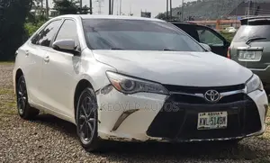 Toyota Camry LE 4dr Sedan (2.5L 4cyl 6A) 2016 White