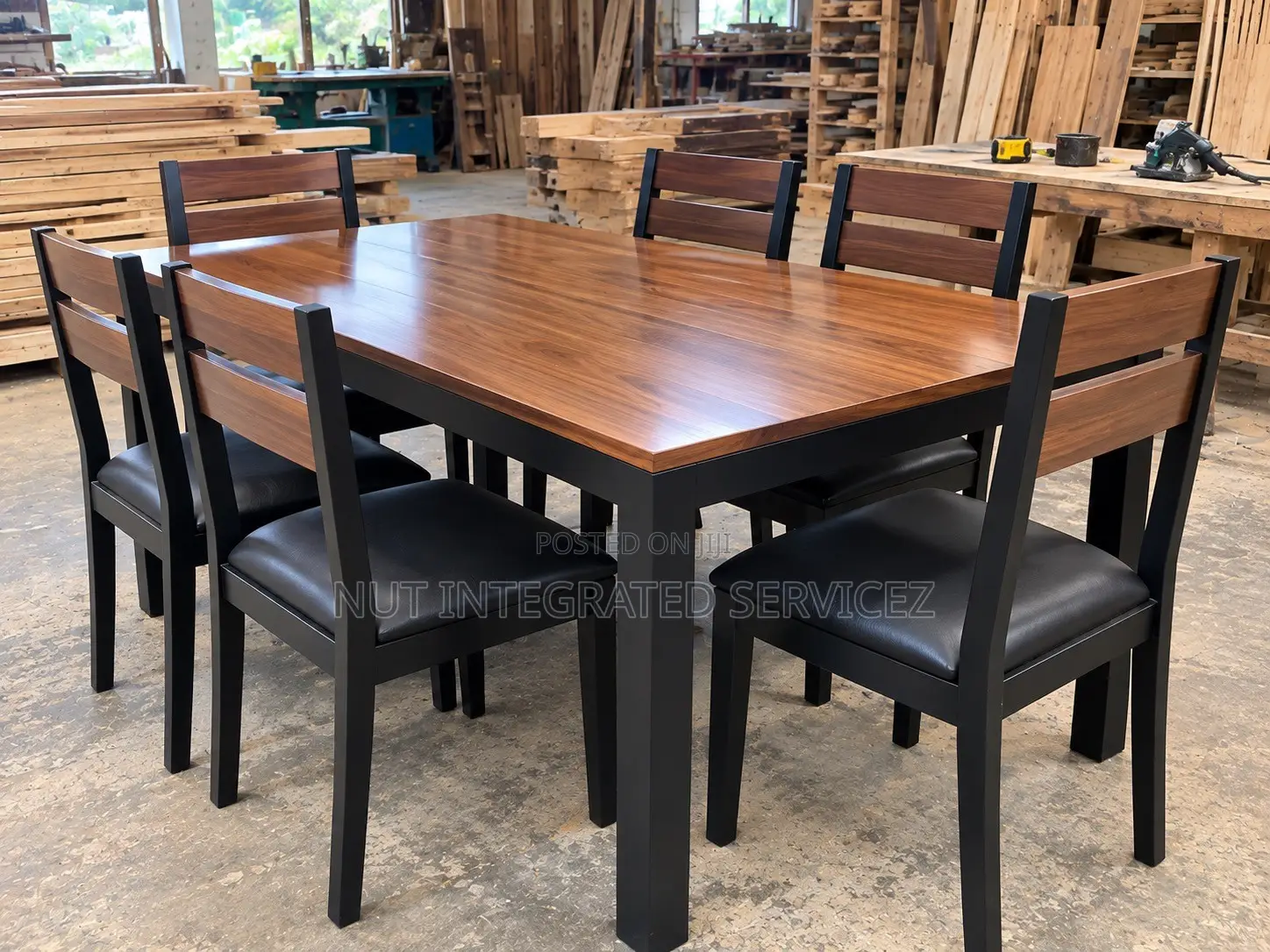 Relatable Dinning Set