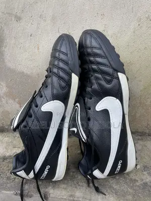 Tiempo Shoe