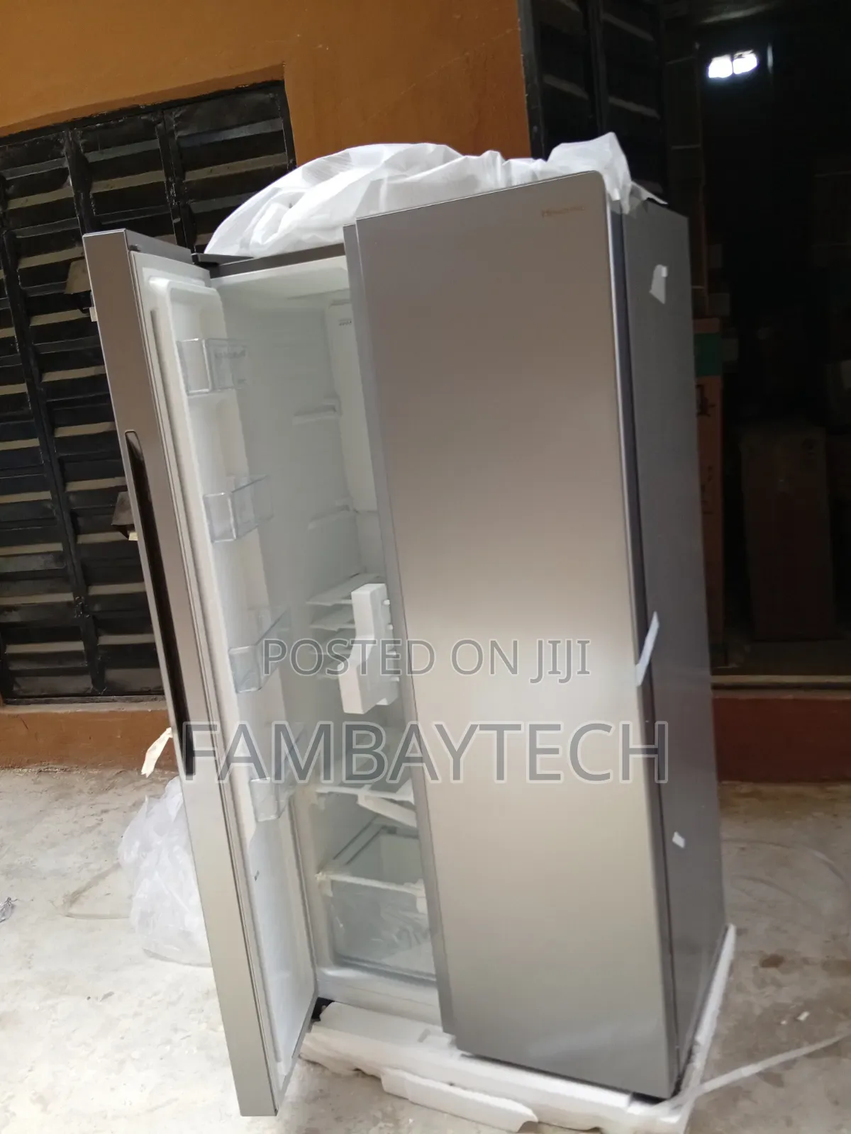 Value-Worth Hisense RC-67WSI Side by Side Refrigerator