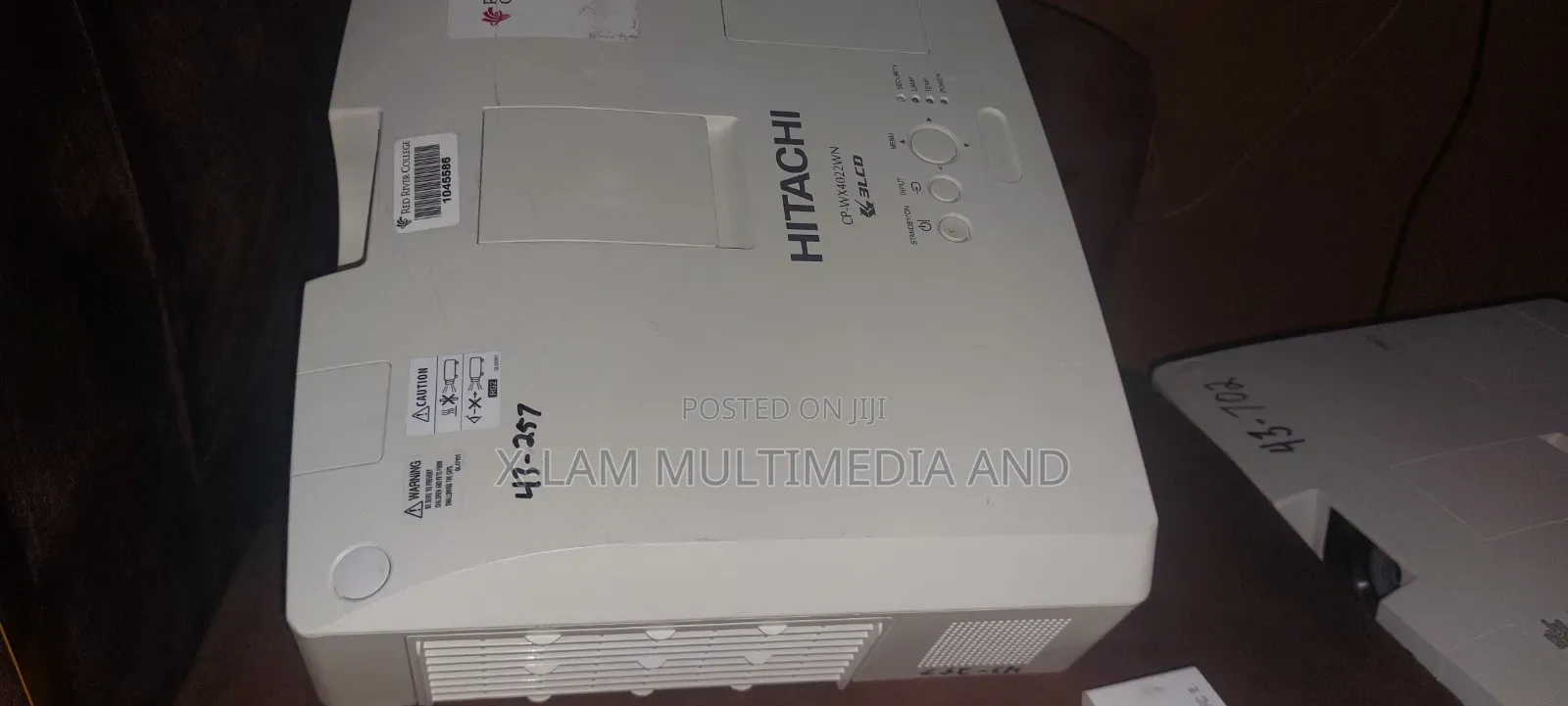 Hitachi Projector