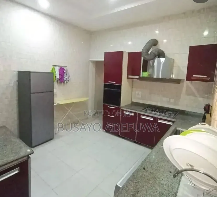 4bdrm Duplex in Chevron Drive for rent
