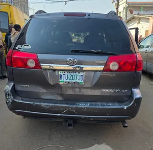 Toyota Sienna 2008 Gray