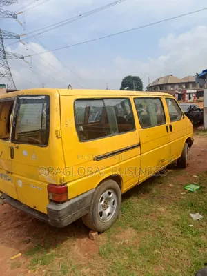 Volkswagen Transporter 2003 Yellow
