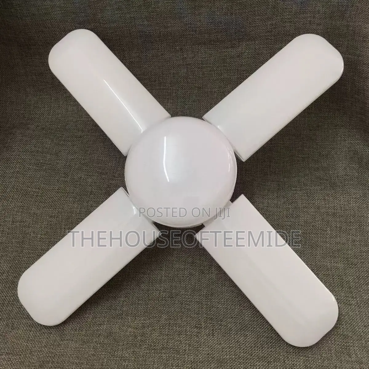 A Ceiling Four Led Blade Bulb