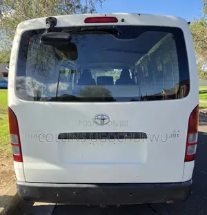 Toyota HiAce 2011 White