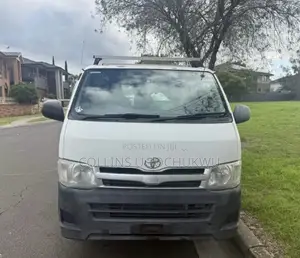 Toyota HiAce 2011 White