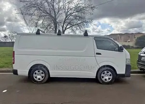 Toyota HiAce 2011 White