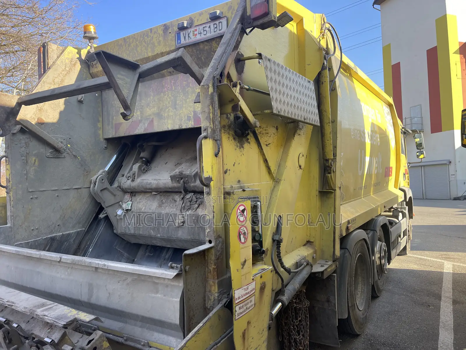 Man Compactor
