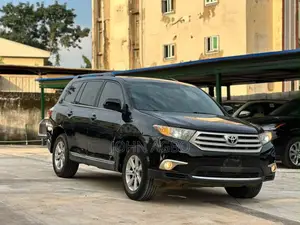 Toyota Highlander Limited 3.5l 4WD 2013 Black
