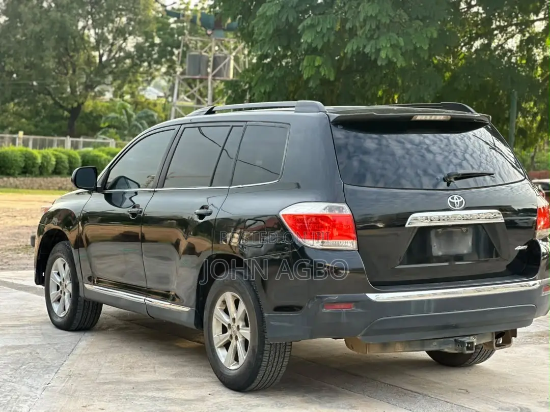 Toyota Highlander Limited 3.5l 4WD 2013 Black