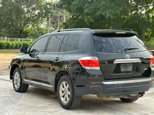 Toyota Highlander Limited 3.5l 4WD 2013 Black