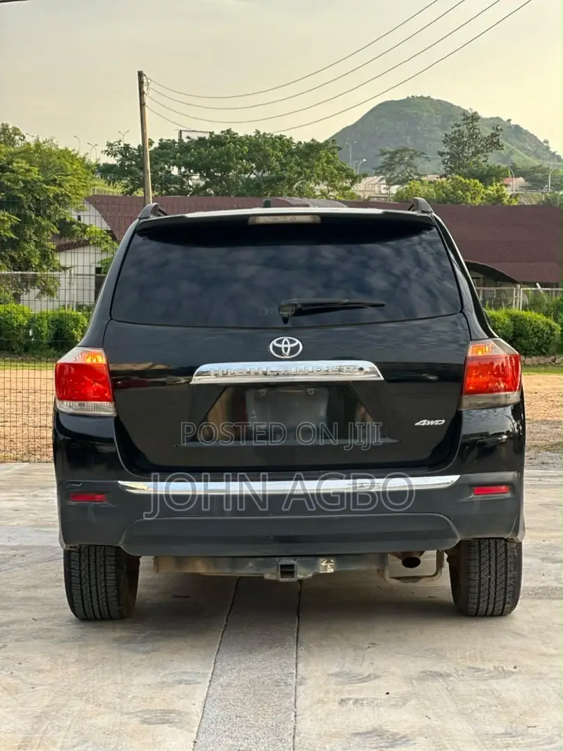 Toyota Highlander Limited 3.5l 4WD 2013 Black