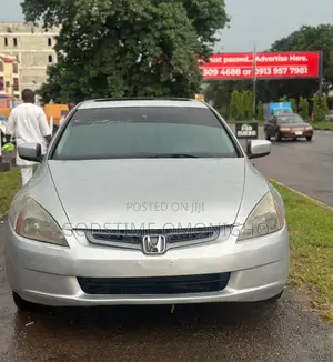 Honda Accord 2005 Silver