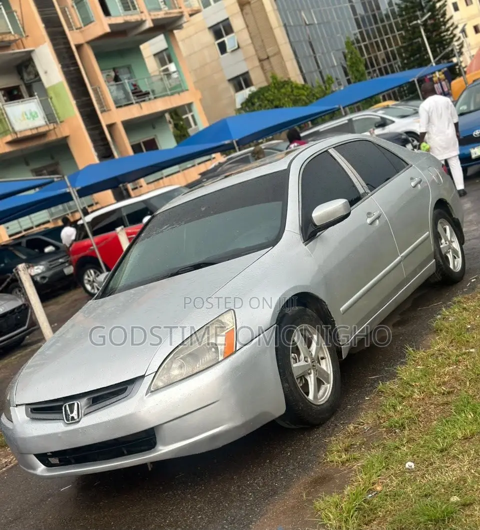 Honda Accord 2005 Silver