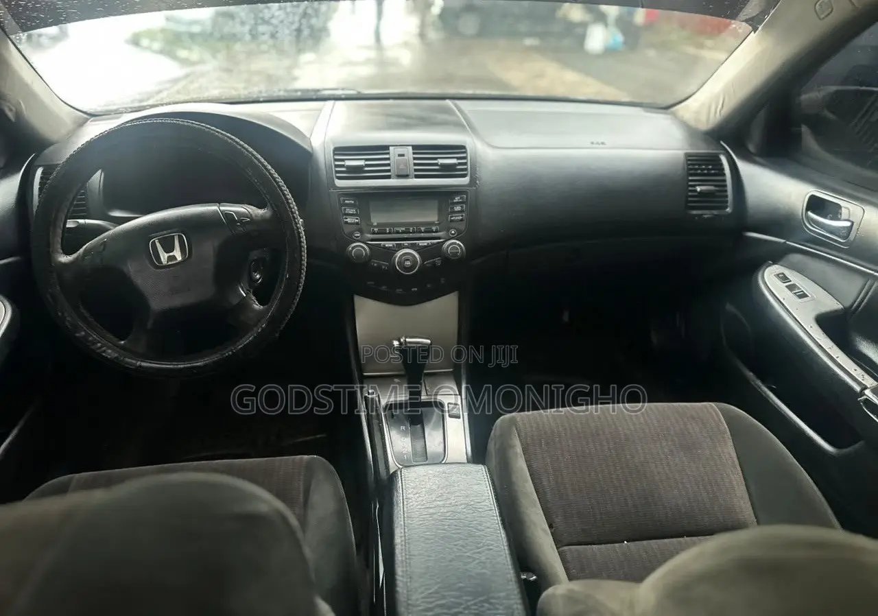 Honda Accord 2005 Silver