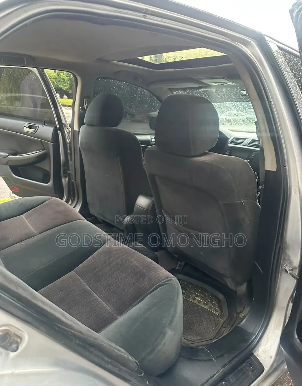 Honda Accord 2005 Silver