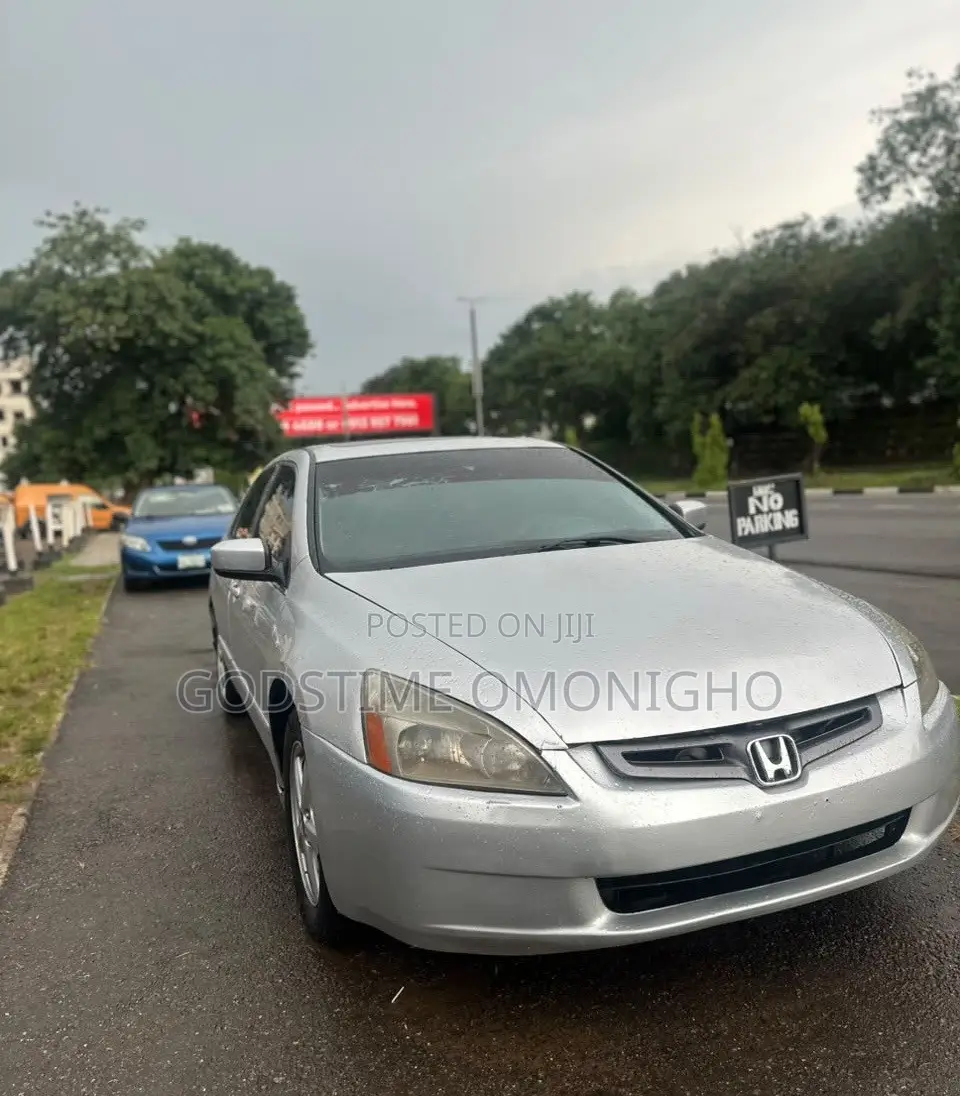 Honda Accord 2005 Silver