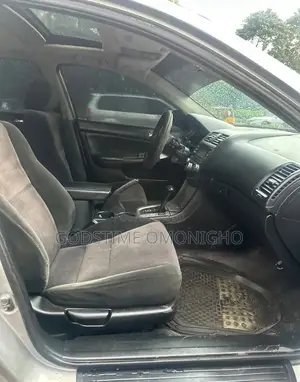 Honda Accord 2005 Silver
