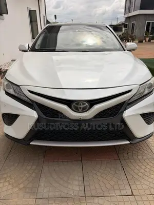 Toyota Camry 2018 White