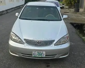 Toyota Camry LE 4dr Sedan (2.4L 4cyl 4A) 2004 Silver