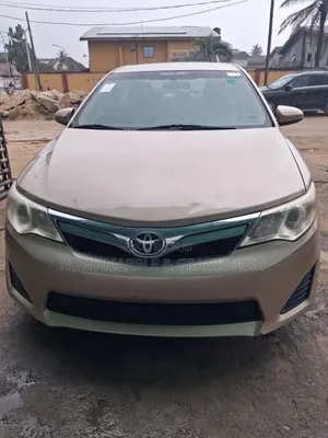 Toyota Camry 2012 Gold