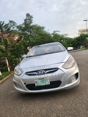 Hyundai Accent 2012 Silver