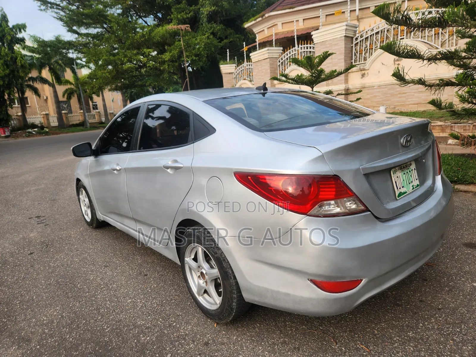 Hyundai Accent 2012 Silver