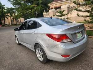 Hyundai Accent 2012 Silver