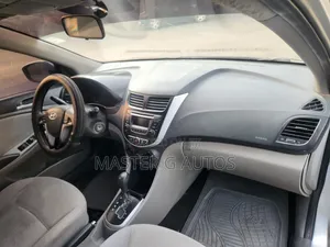 Hyundai Accent 2012 Silver
