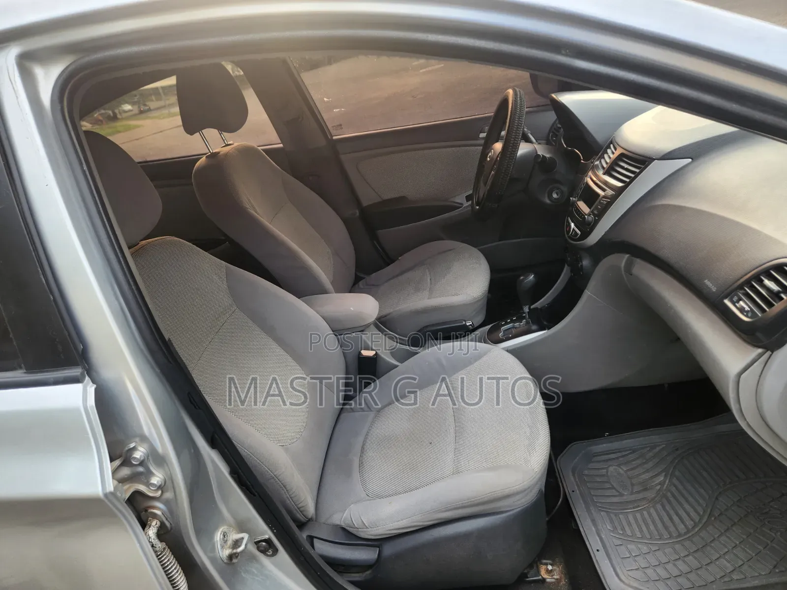 Hyundai Accent 2012 Silver